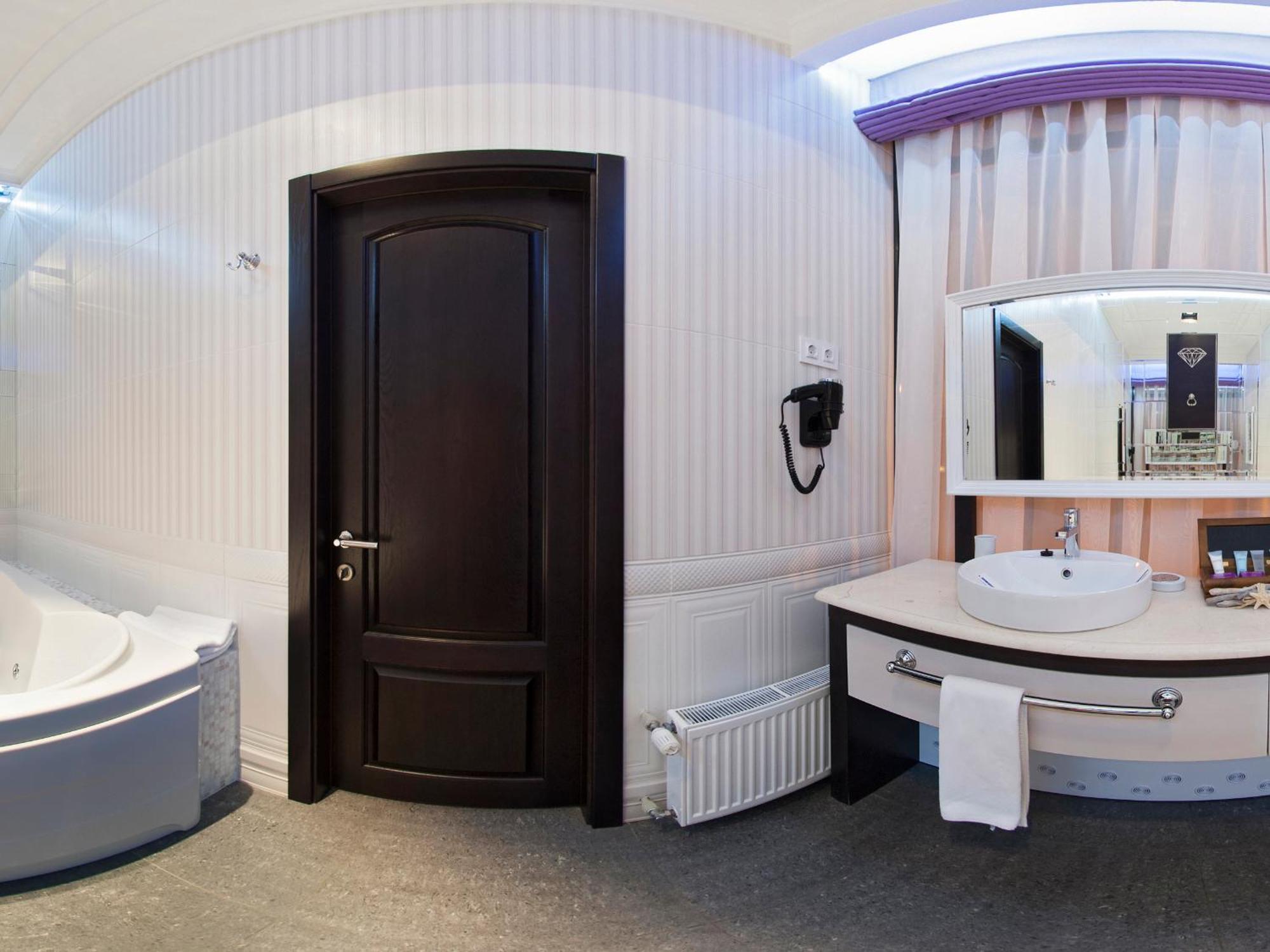 Mirax Boutique Hotel Kharkiv Eksteriør billede